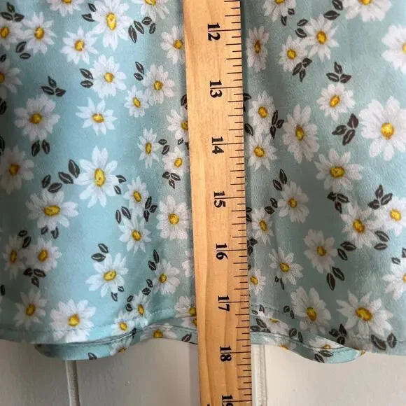 No Boundaries Daisy Floral Blue Satin Mini skirt Size Large - Picture 2 of 5
